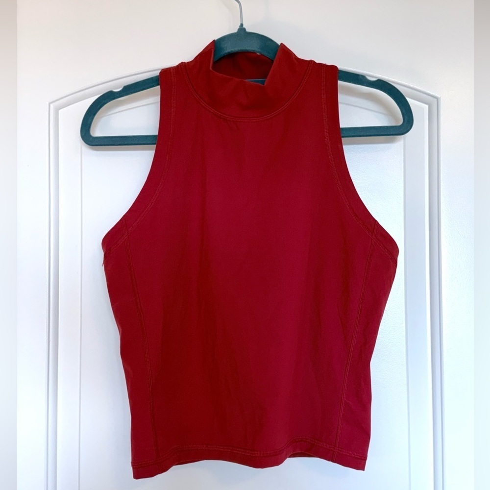 Everlane Perform Red Crop Tank Top Built in Bra Size Medium
